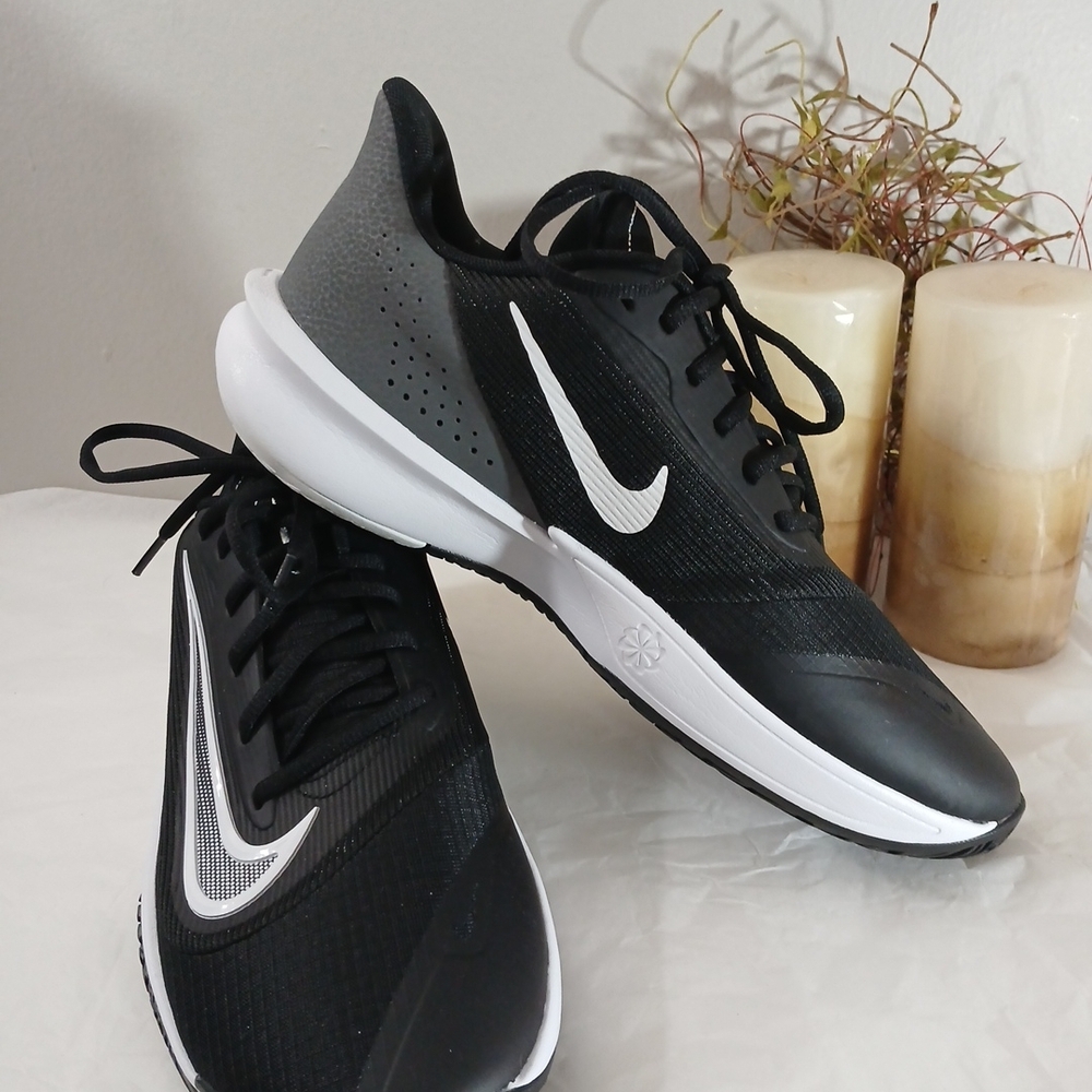 Nike Black and White Athletic Sneakers Mens Sz 9.5 NWOT Athletic Athleisure